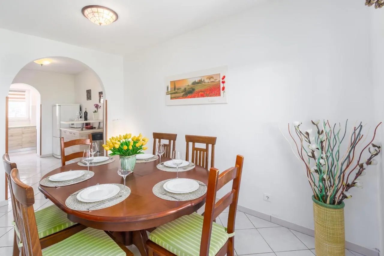 Holiday House Oliva Porec Croatia