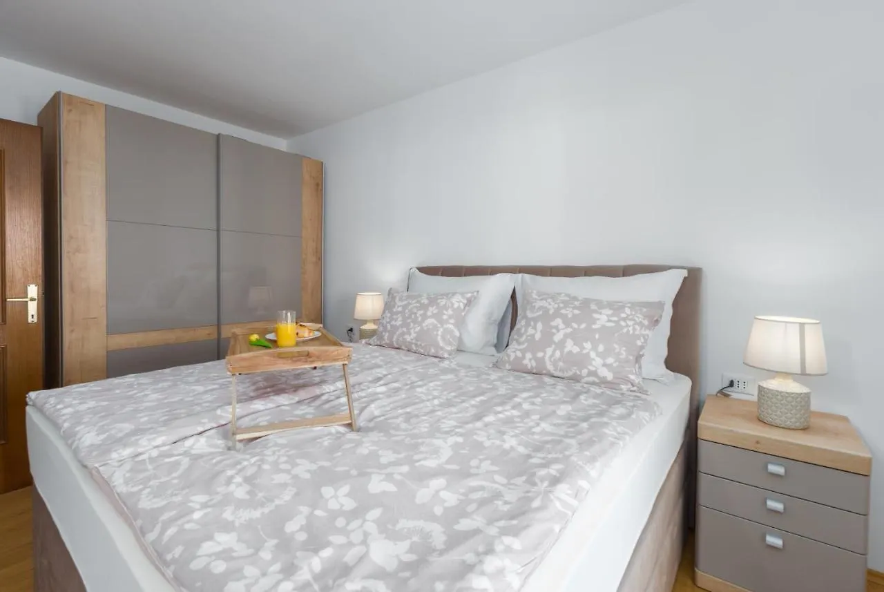Holiday House Oliva Porec Croatia