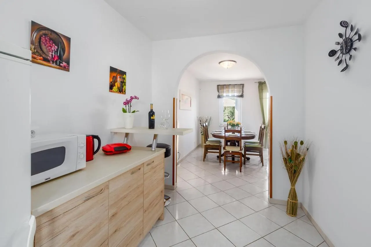 Holiday House Oliva Porec